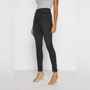 Levi’s Mile High Super Skinny Black